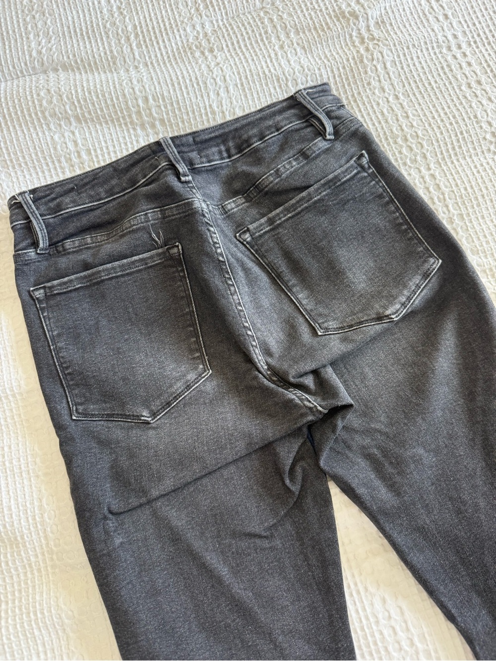 FRAME Le One Skinny Two Tone Jeans Size 2 Blue Black 28” Inseam - Picture 5 of 9